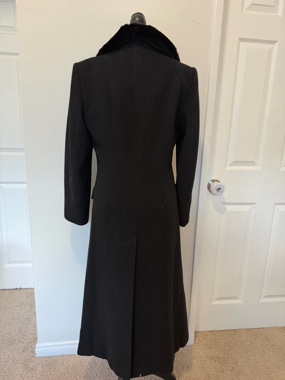 Anne Klein II Vintage Wool Coat Faux Fur Collar Long Black Coat Size 6 Classic - Picture 5 of 5